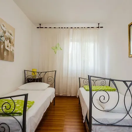 Apartment Perla *