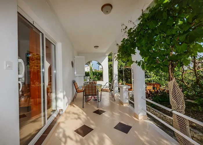 Perla * Rogoznica (Sibenik-Knin)